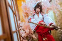 Mirror Cosplay Album 1